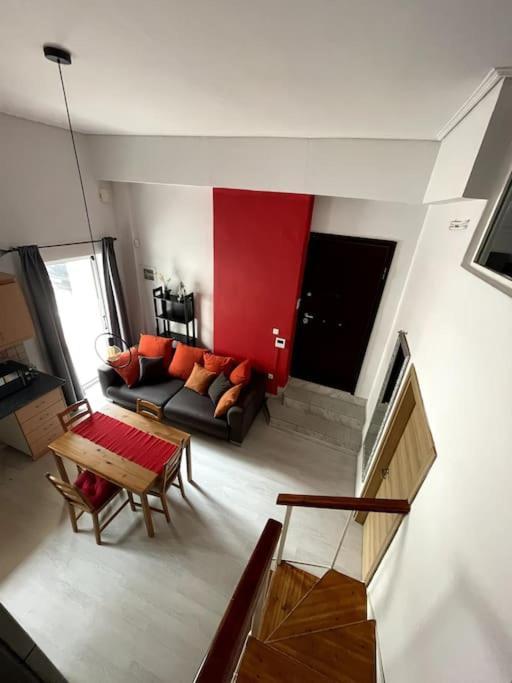 Comfy Apartment With Low Ceiling Attic Athens Exterior photo